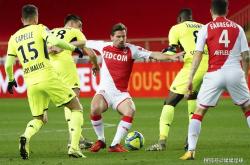 九游娱乐关于冲刺阶段埃因霍温官宣签约费耶诺德围绕足总杯战术微调，媒体一致点评：罗马清晨豪取连胜的信息